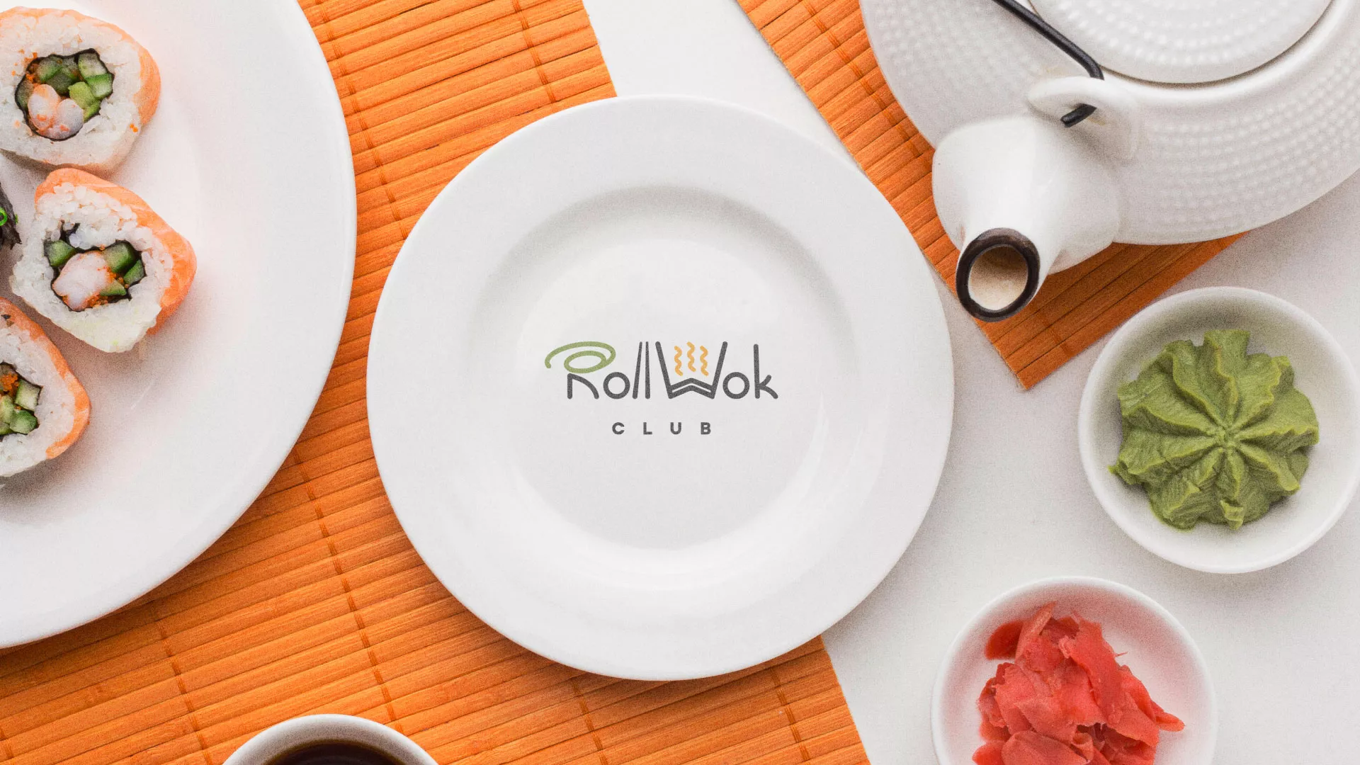 Разработка логотипа и фирменного стиля суши-бара «Roll Wok Club» в Серпухове